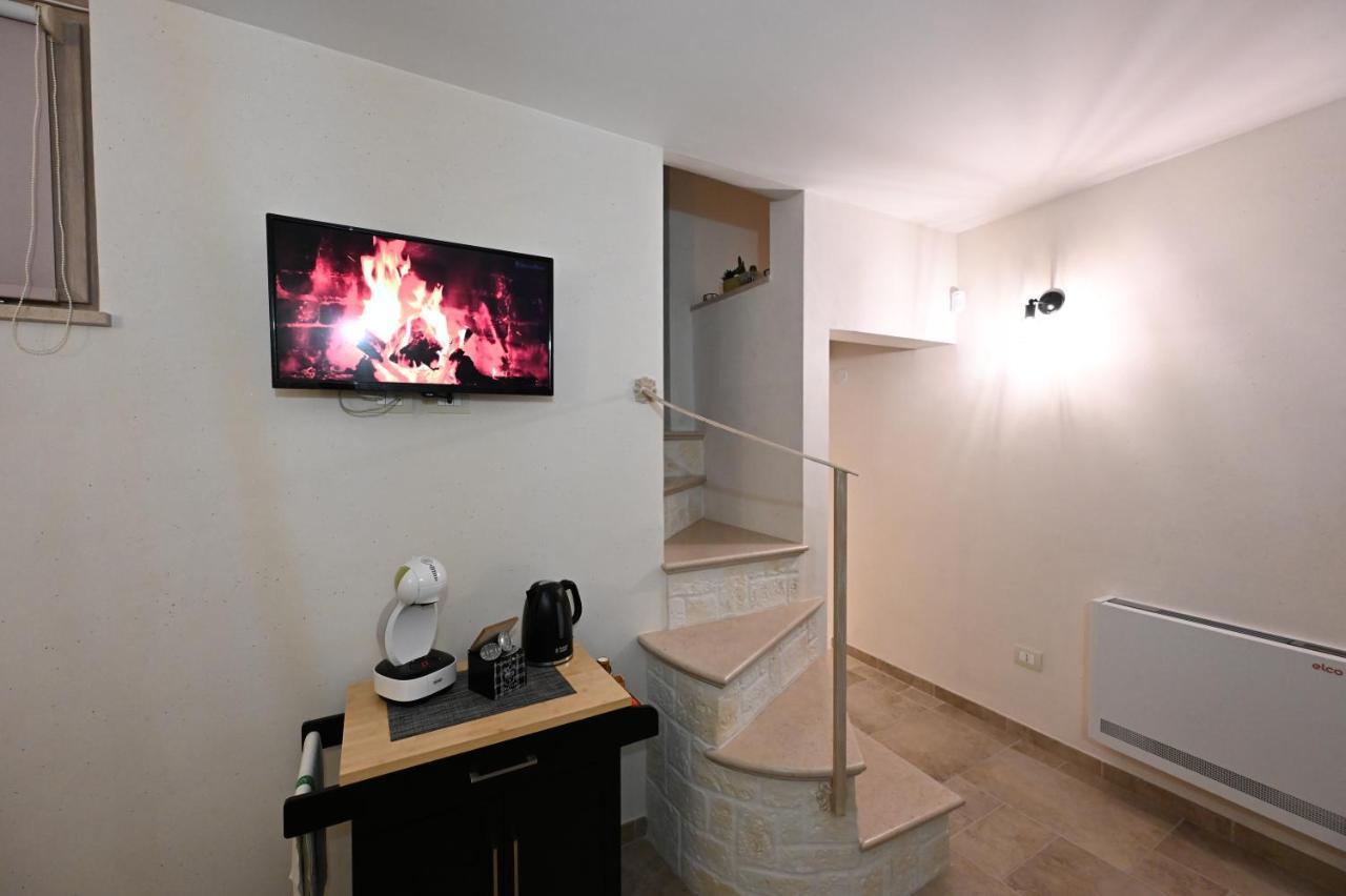פאסאנו Suite Laurel Spa Con Idromassaggio מראה חיצוני תמונה