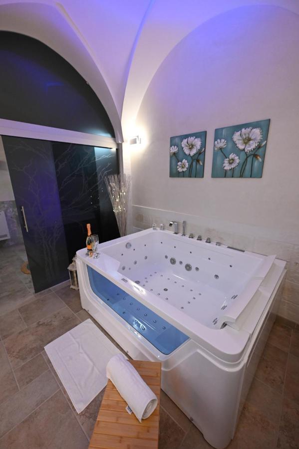 פאסאנו Suite Laurel Spa Con Idromassaggio מראה חיצוני תמונה