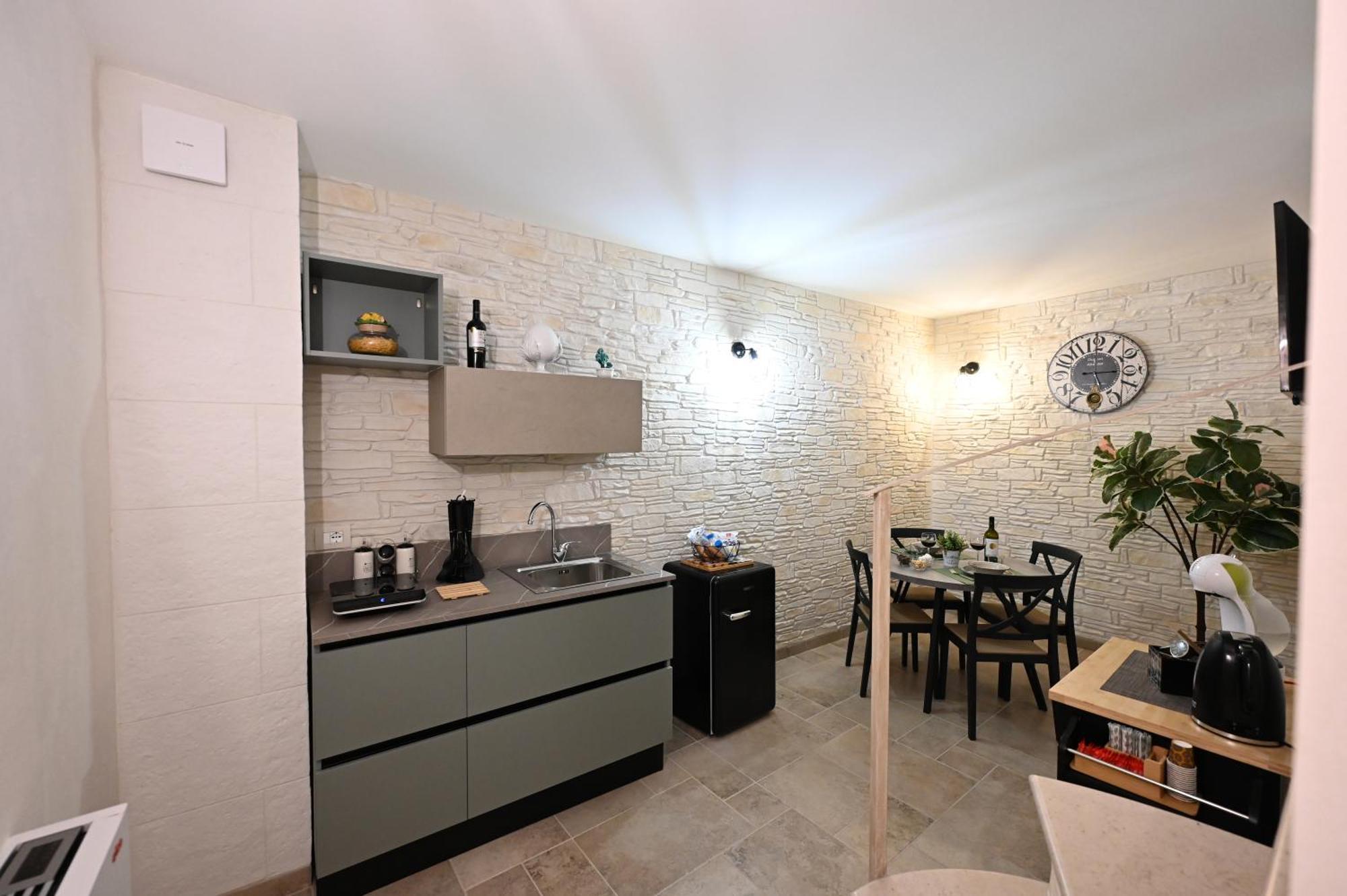 פאסאנו Suite Laurel Spa Con Idromassaggio מראה חיצוני תמונה